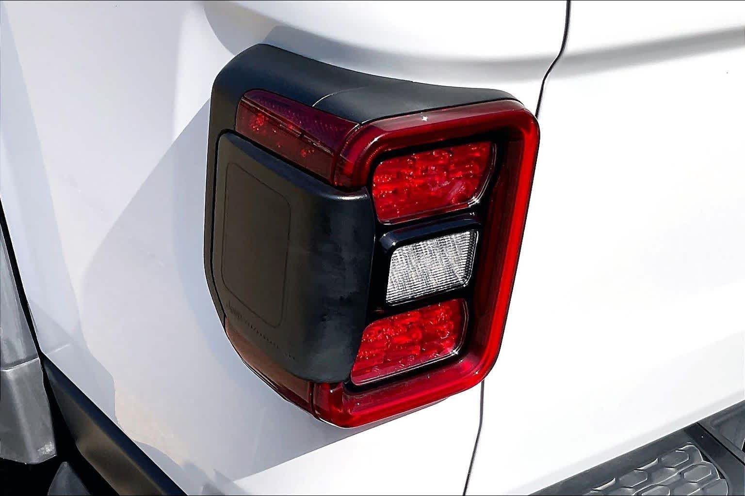Used 2026 Bright White Clearcoat Jeep Rubicon image 28