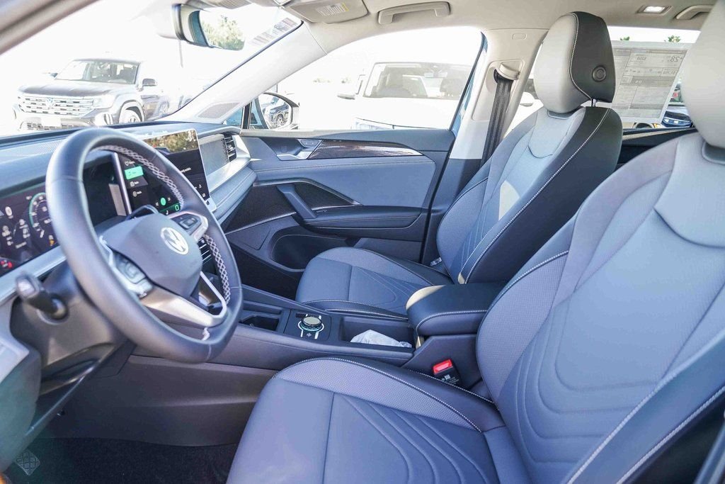 2026 Volkswagen Tiguan SE - Photo 18