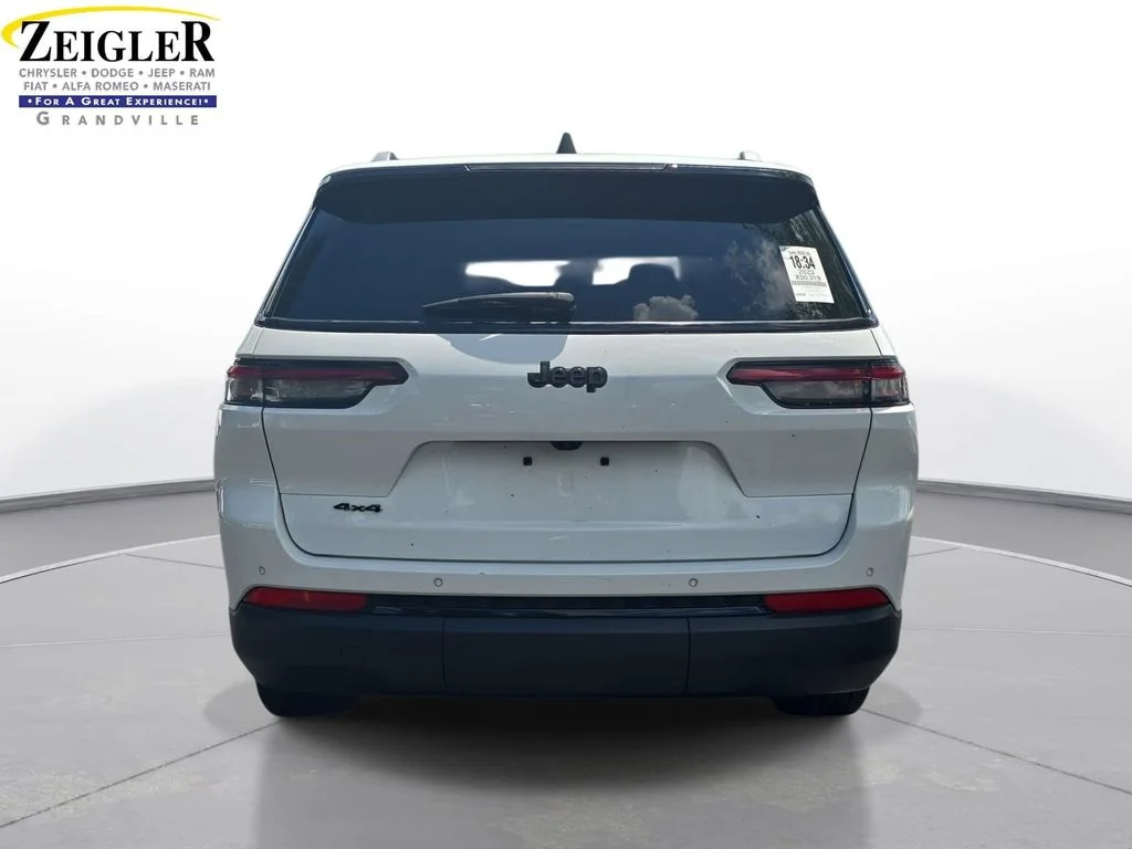 Used 2023 White Jeep Altitude image 6