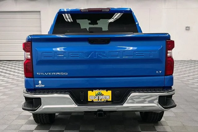 Used 2025 Riptide Blue Metallic Chevrolet LT image 5