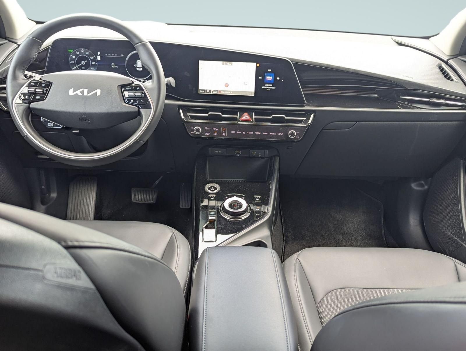 Used 2024 Gray Kia Wind image 21