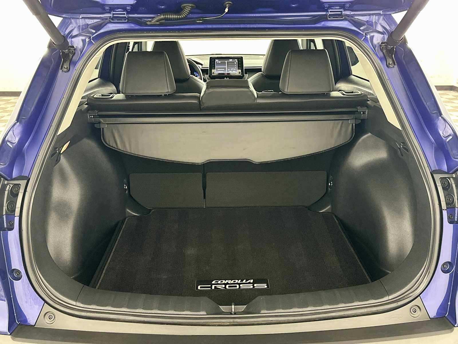 Used 2022 Blue Crush Metallic Toyota XLE image 24