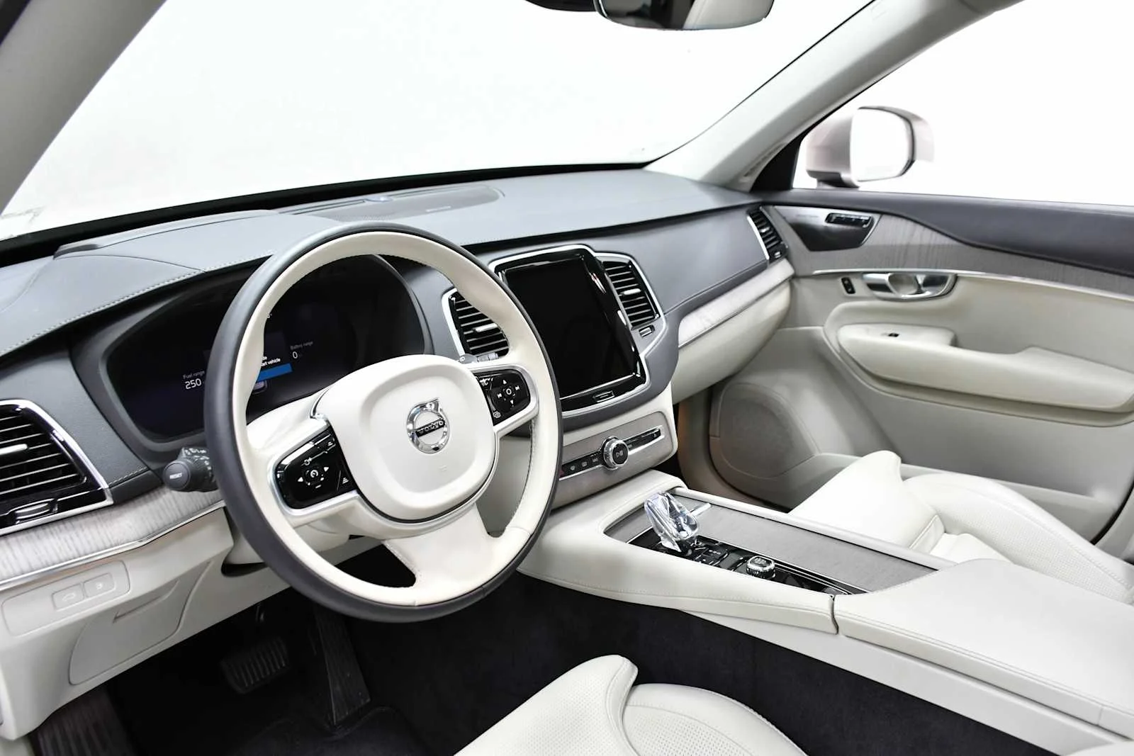 Used 2025 Bright Dusk Metallic Volvo Ultra image 13