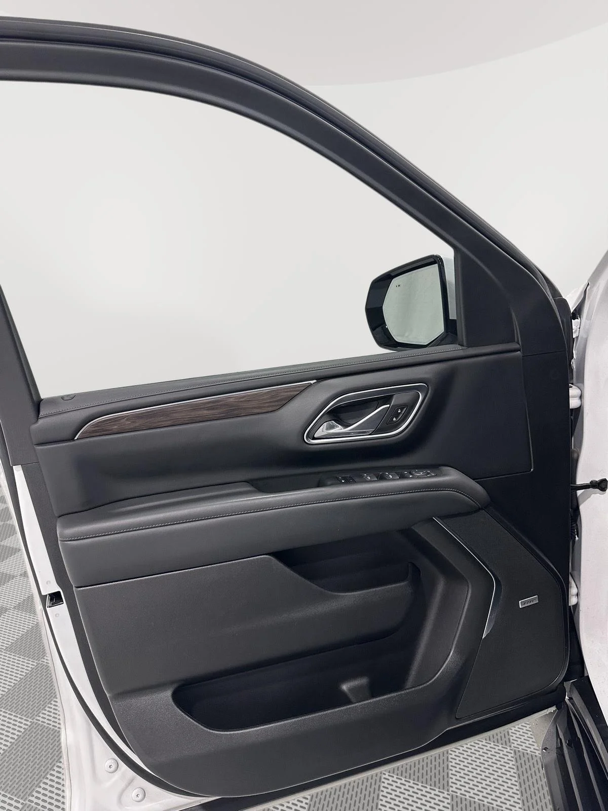 Used 2023 Summit White Chevrolet LT image 16