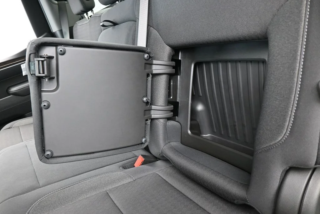 Used 2025 Sterling Metallic GMC Elevation image 31