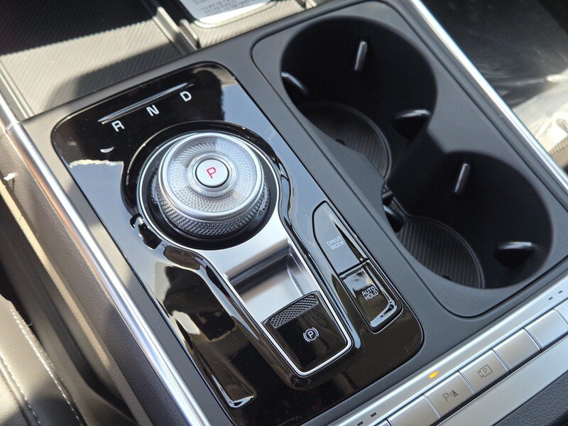 New 2026 Snow White Pearl Kia EX image 16