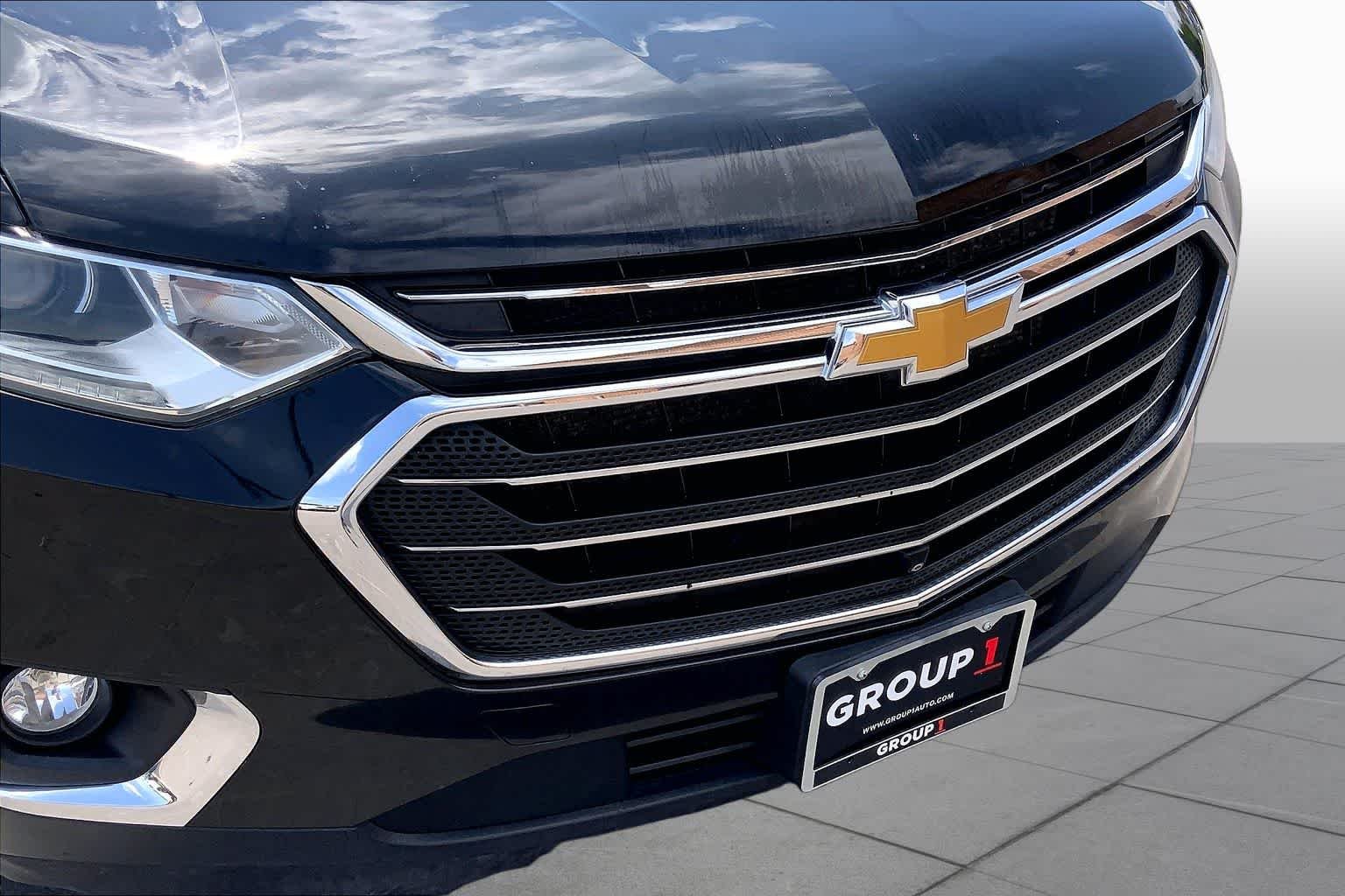 Used 2021 Mosaic Black Metallic Chevrolet LT Leather image 29