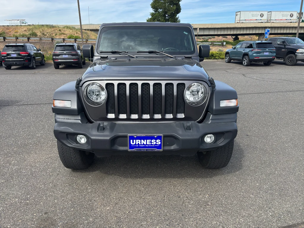 Used 2018 Granite Crystal Metallic Clearcoat Jeep Sport S image 3