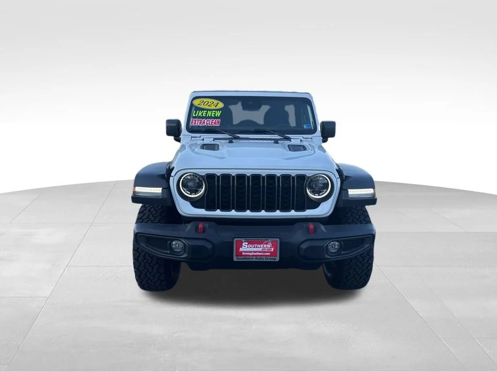 Used 2024 White Jeep Rubicon image 9
