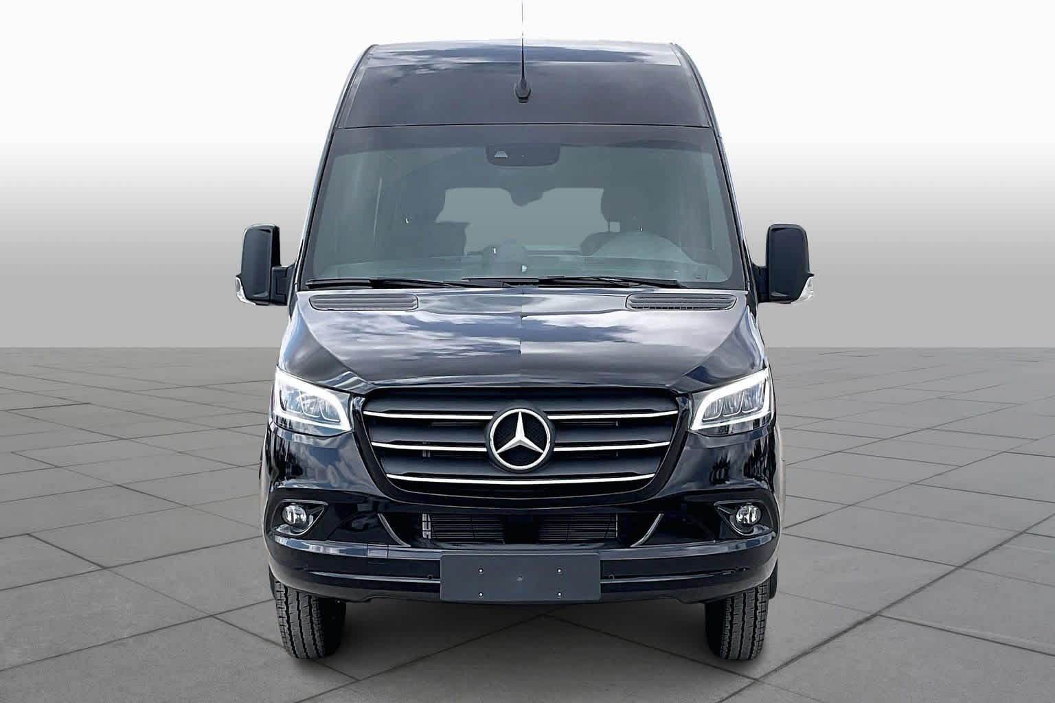 Used 2024 Jet Black Mercedes-Benz  image 4