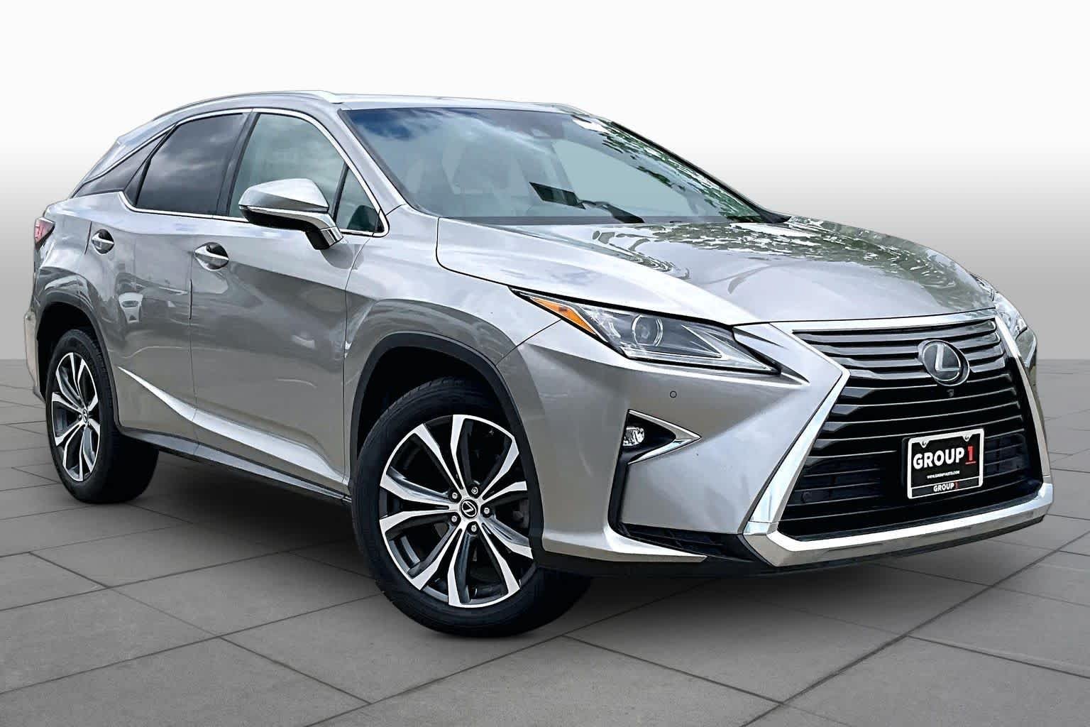 Used 2019 Atomic Silver Lexus  image 3