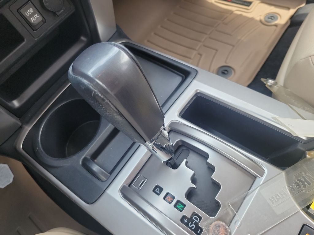 Used 2017 White Toyota SR5 Premium image 30