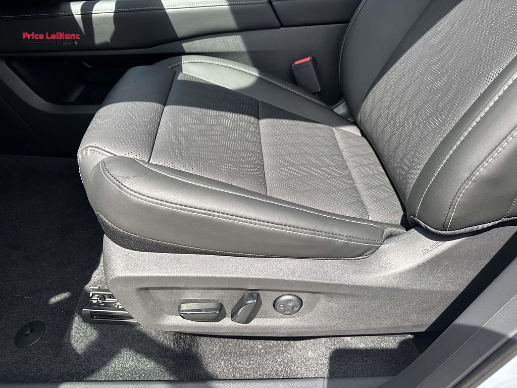 New 2026 Everest White Pearl Tricoat/Super Black Nissan Platinum image 12
