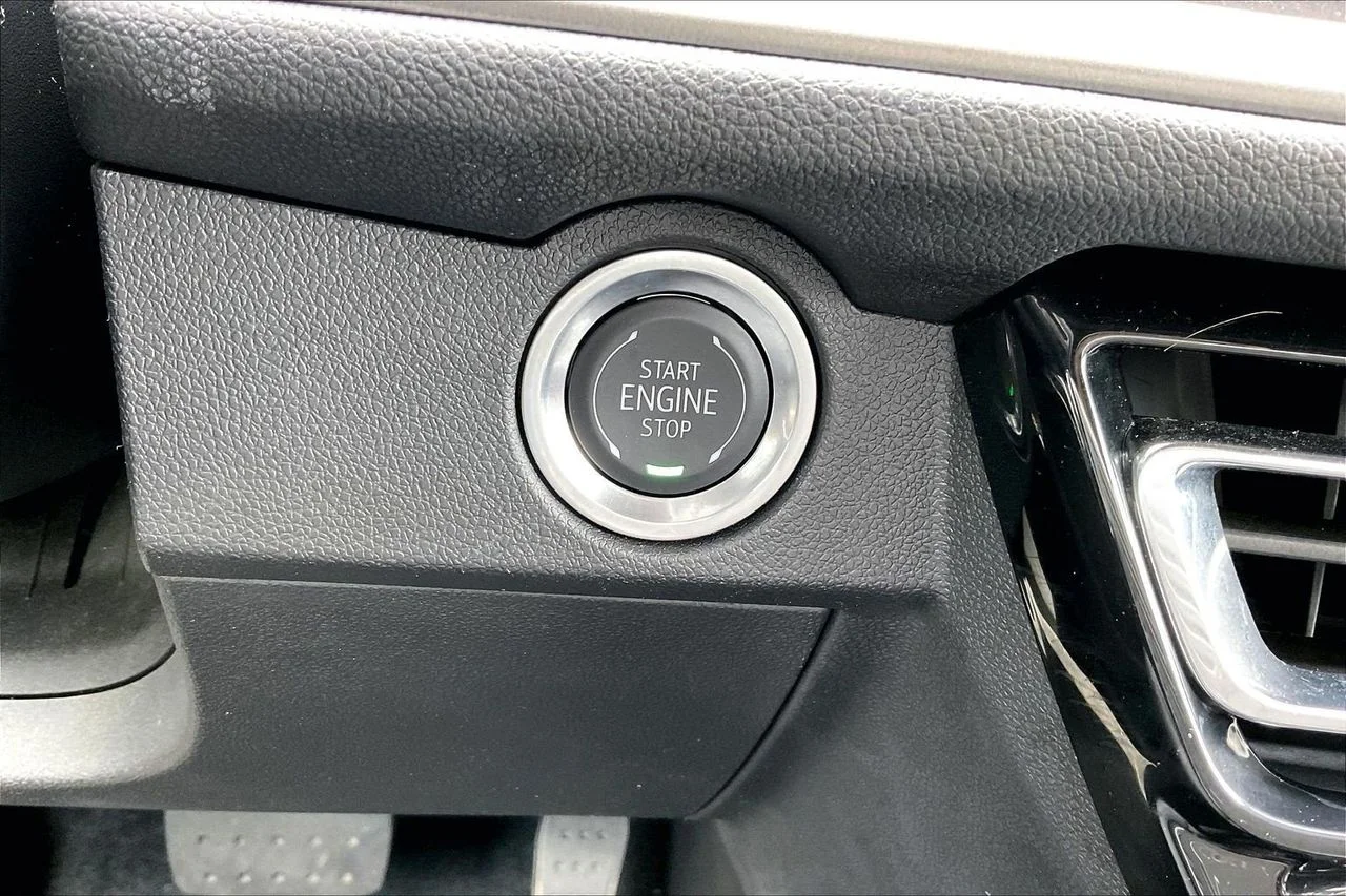 Used 2025 Blue Chevrolet LT image 28
