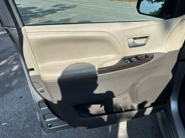 Used 2019 Silver Toyota XLE image 16