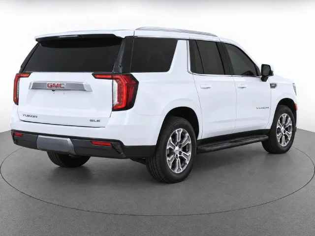 Used 2023 SUMMIT WHITE GMC Denali image 3