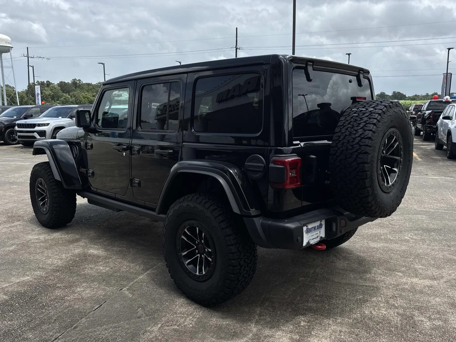 Used 2026 BLACK CLEARCOAT Jeep Rubicon X image 5