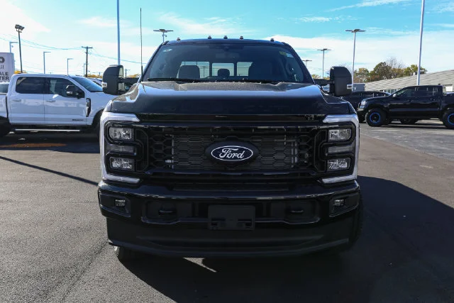 New 2027 Black Metallic Ford XLT image 4