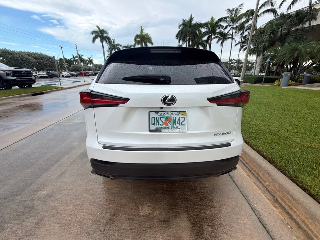 Used 2018 White Lexus  image 9
