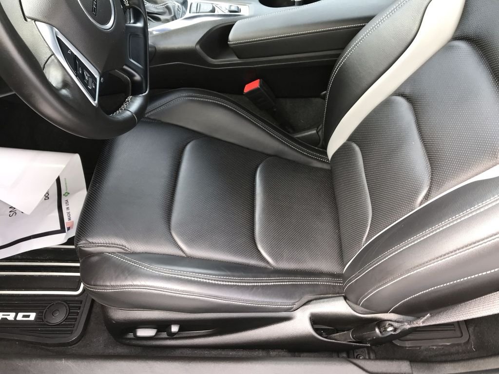 2022 Chevrolet Camaro 2LT - Photo 12
