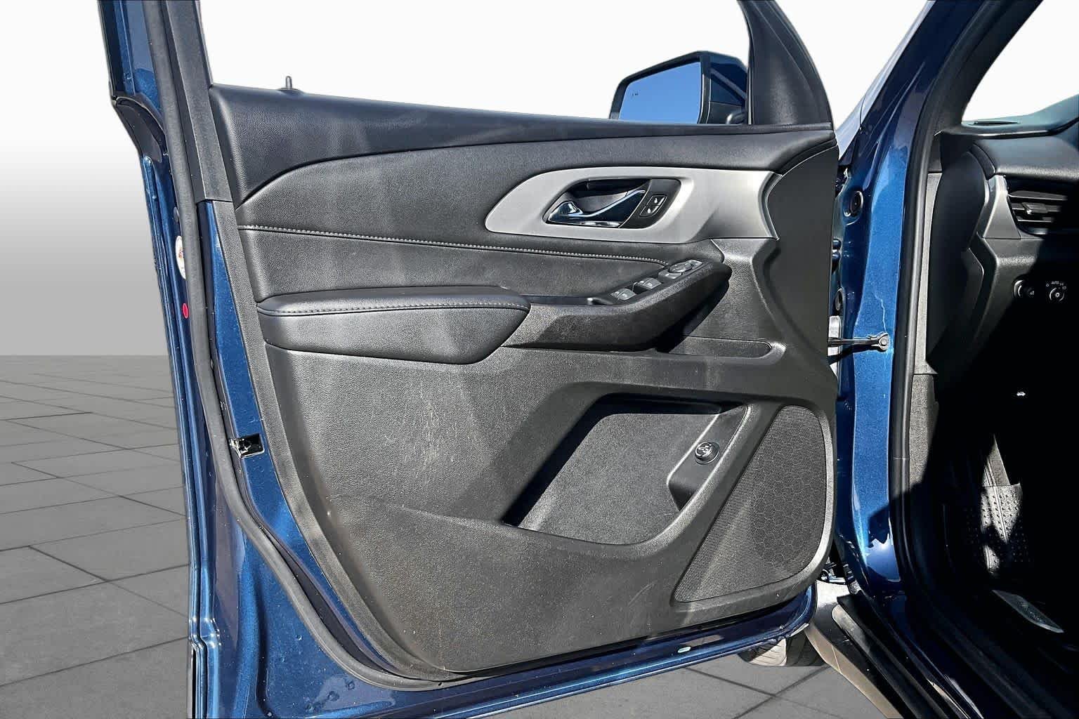 Used 2023 Northsky Blue Metallic Chevrolet LT Cloth image 22