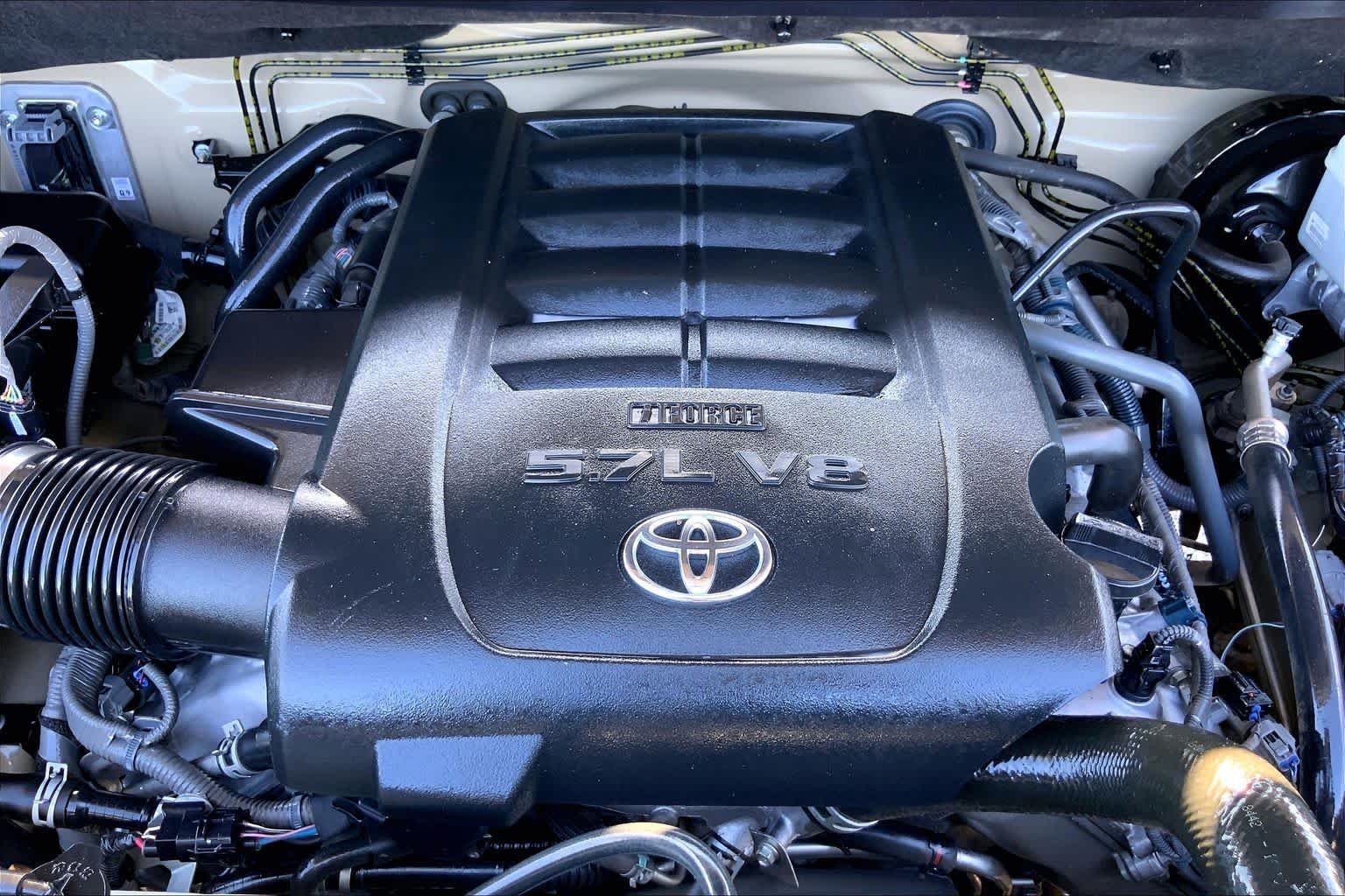 Used 2018 Quicksand Toyota SR5 image 31
