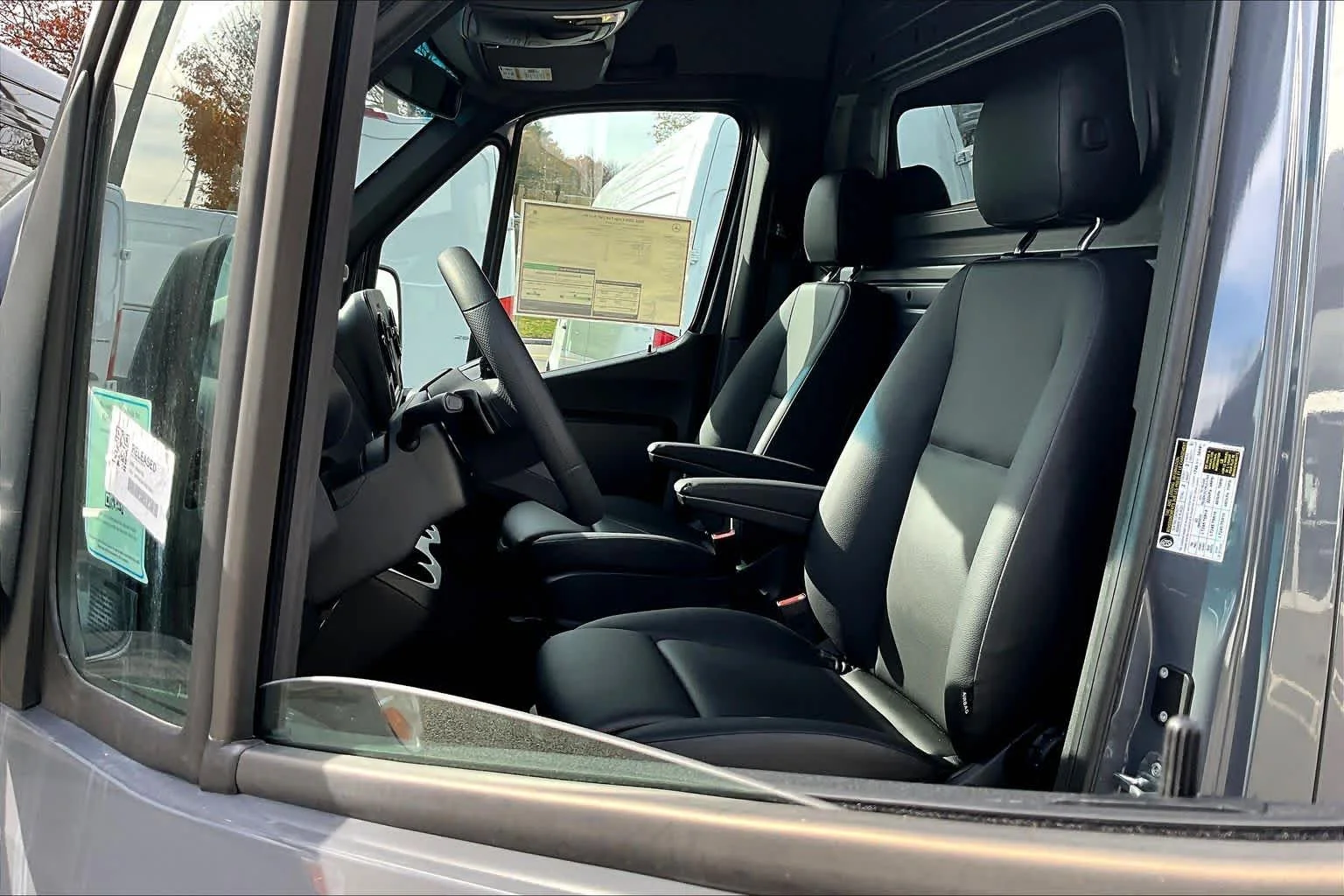 New 2025 D03/High roof Mercedes-Benz  image 14