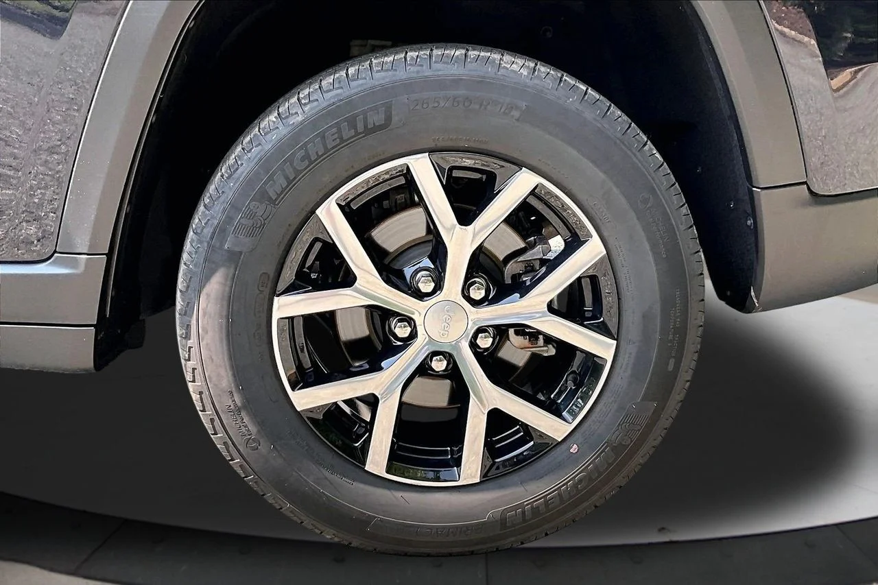 Used 2023 Black Jeep Limited image 34