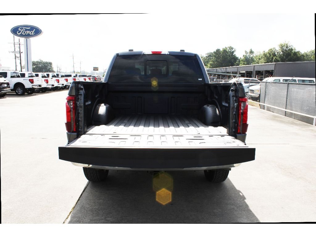 New 2026 Carbonized Gray Metallic Ford XLT image 21