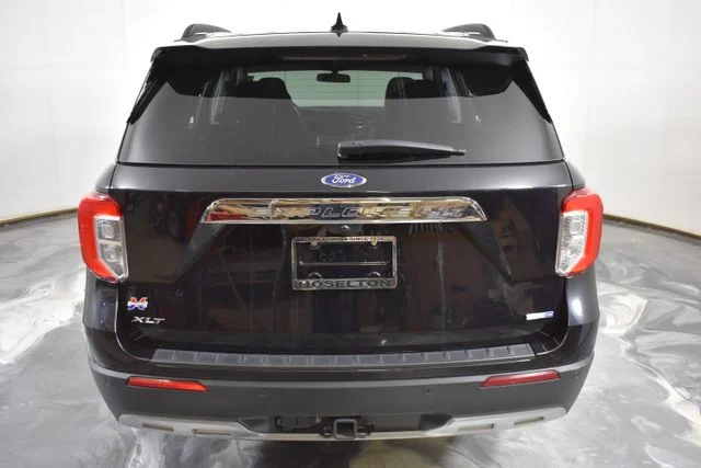 Used 2020 Black Ford XLT image 9