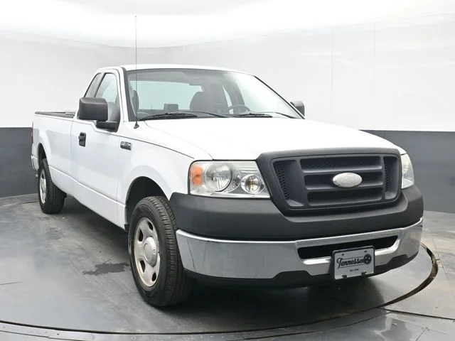 Used 2007 White Ford  image 1