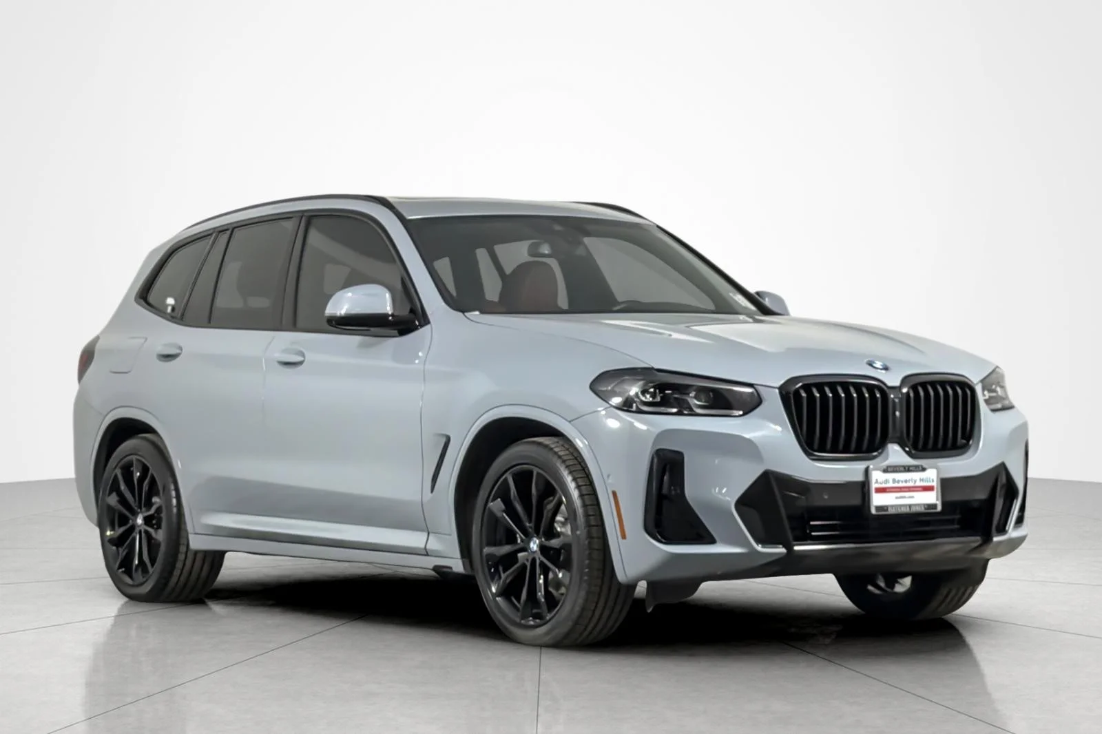 Used 2024 GRAY BMW sDrive30i Sports Activity Vehicle image 7