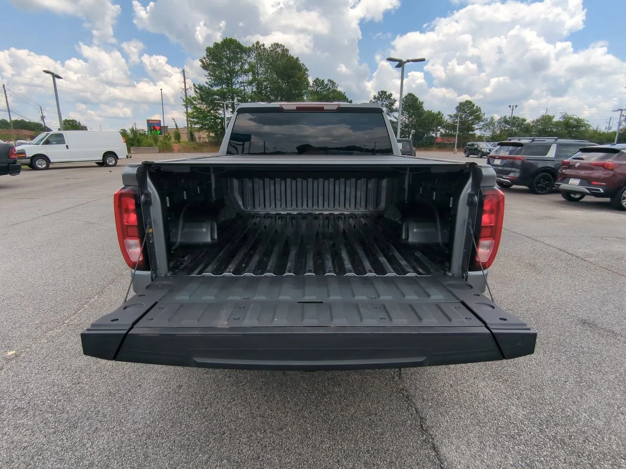 Used 2021 SATIN STEEL METALLIC GMC Elevation image 12