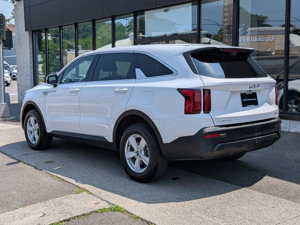 Used 2023 White Kia LX image 11
