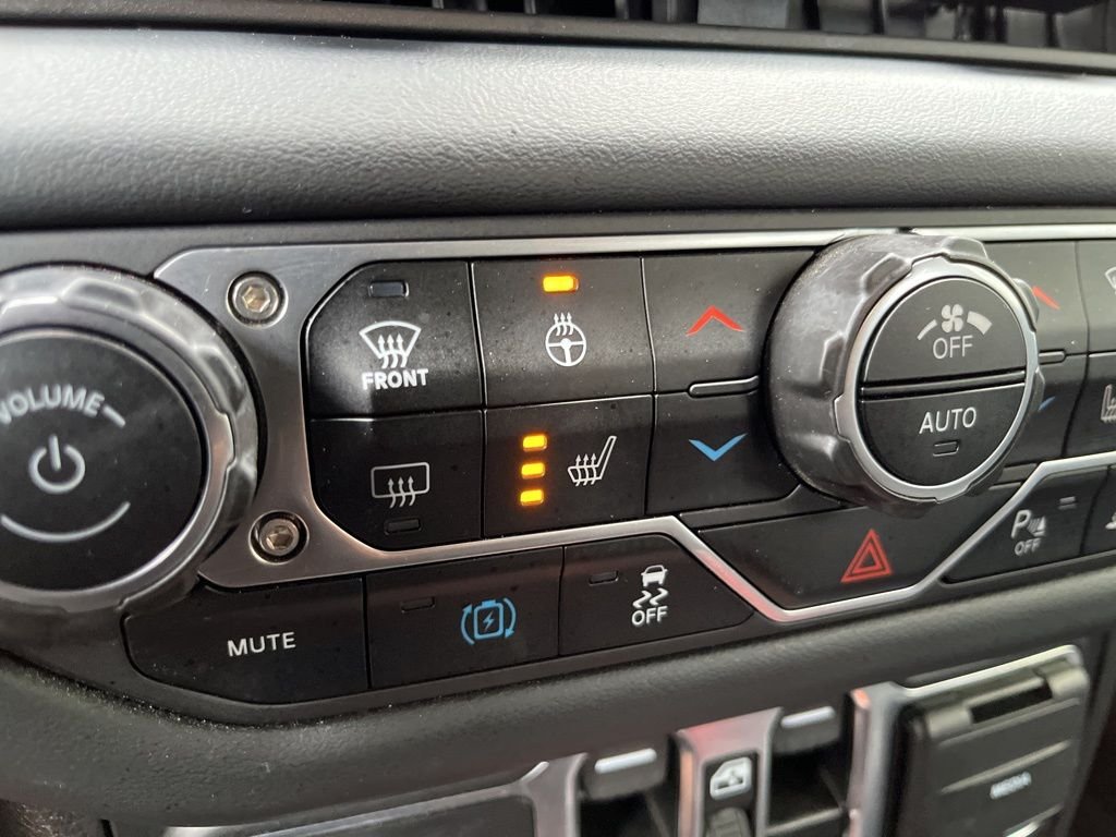 Used 2024 Earl Clearcoat Jeep Rubicon 4xe image 42