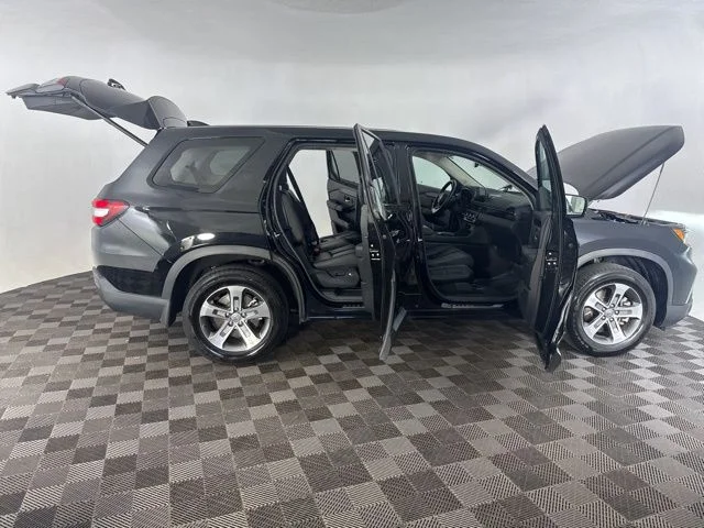 Used 2025 Black Honda EX-L image 16