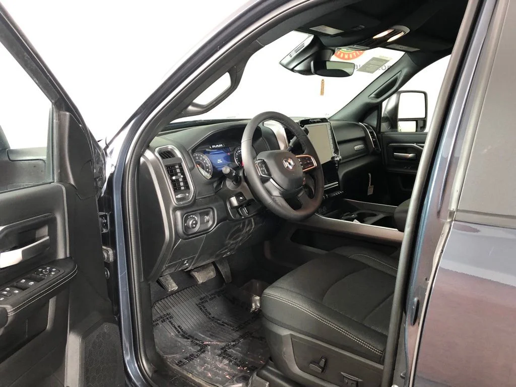 2026 RAM 2500 Big Horn - Photo 9