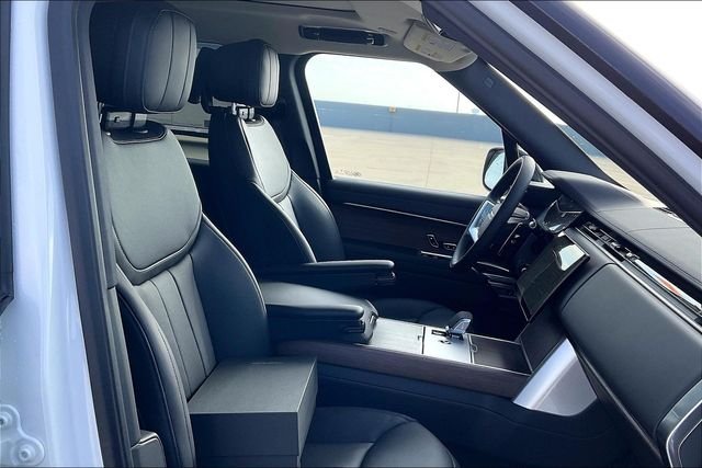 New 2026 Fuji White Land Rover SE image 11