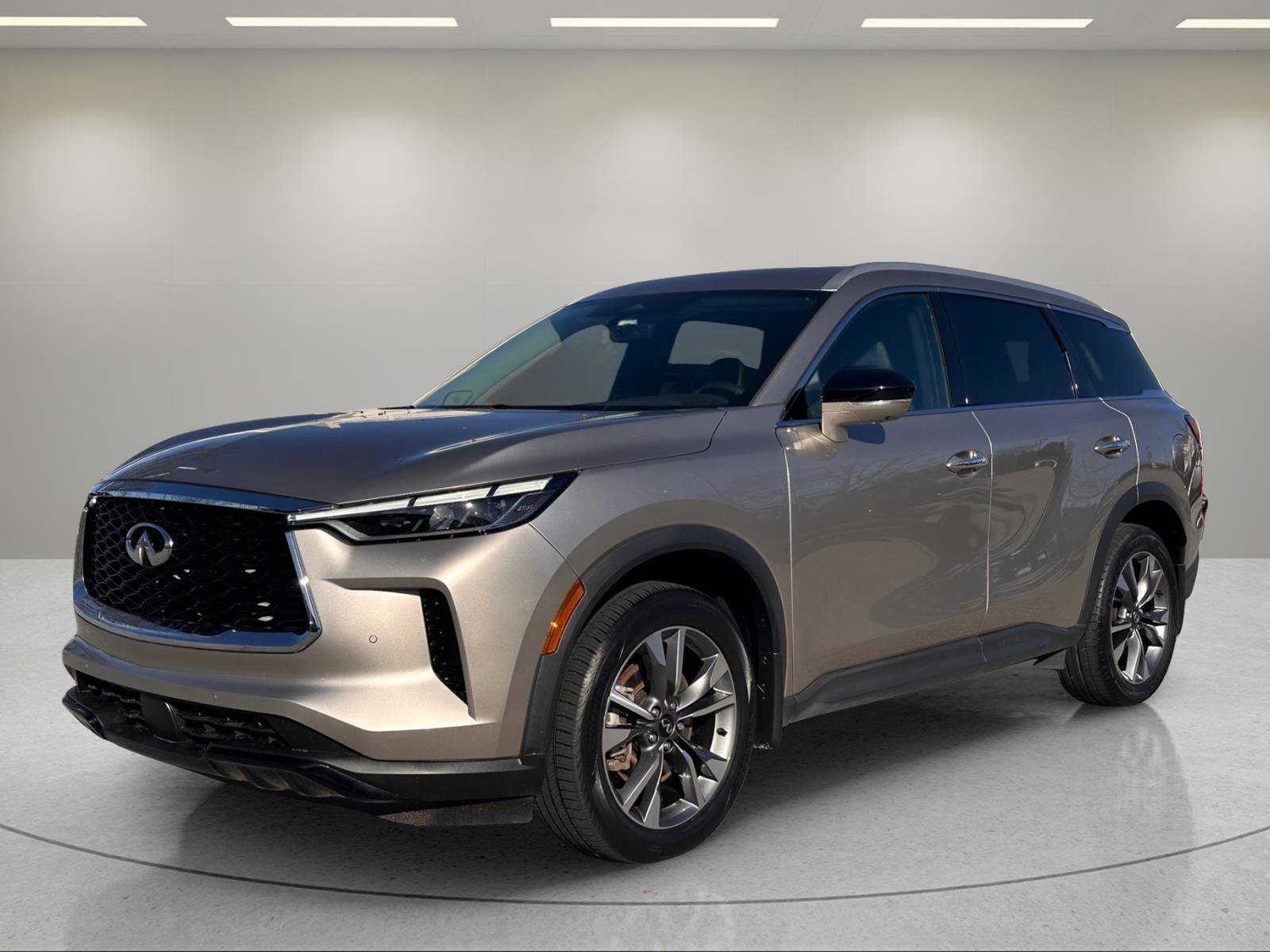 Used 2023 Warm Titanium INFINITI LUXE image 1
