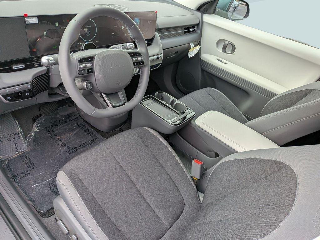 2025 Hyundai IONIQ 5 SE - Photo 12