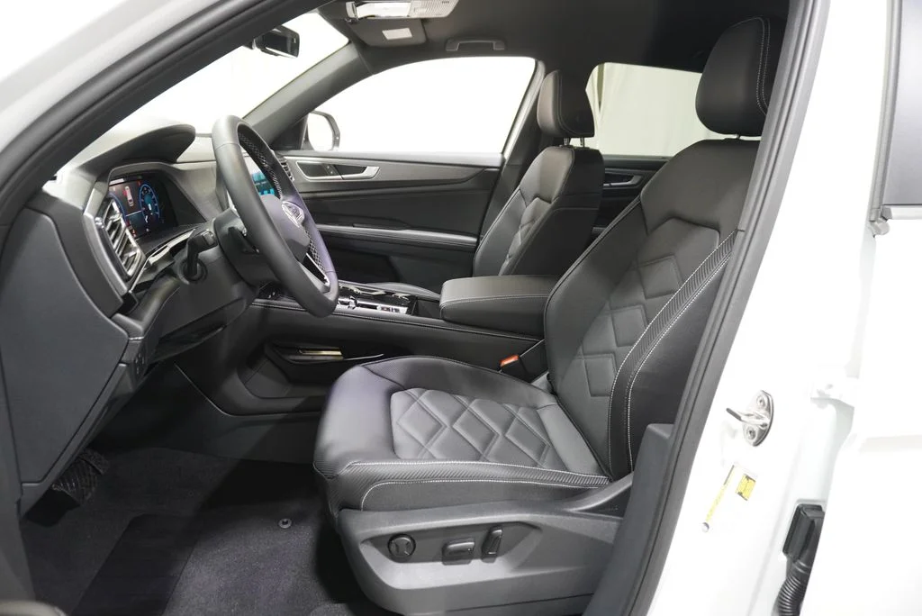 New 2026  Volkswagen SE w/Technology image 10