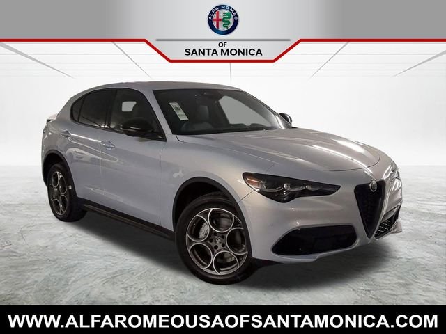 2025 Alfa Romeo Stelvio Stelvio AWD's photo