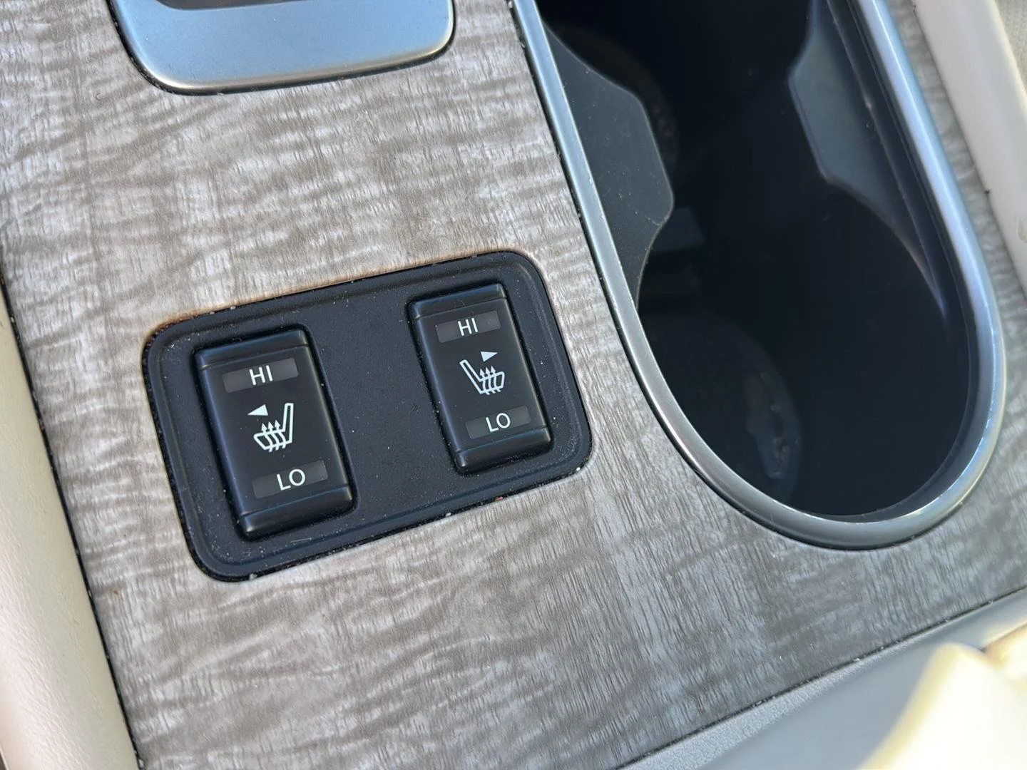 Used 2019 Pearl White Tricoat Nissan SL image 6