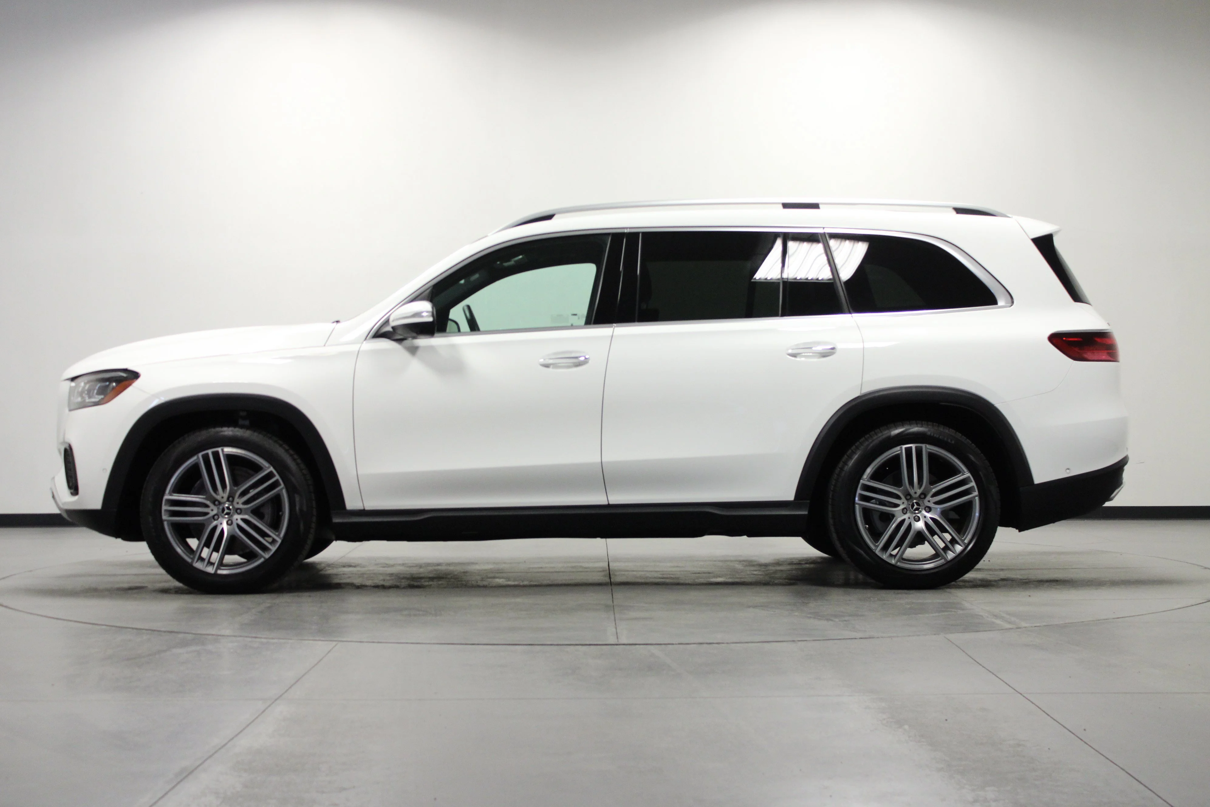 Used 2026 Polar White Mercedes-Benz GLS 450 image 7