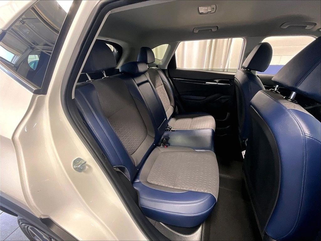 Used 2024 White Kia S image 16