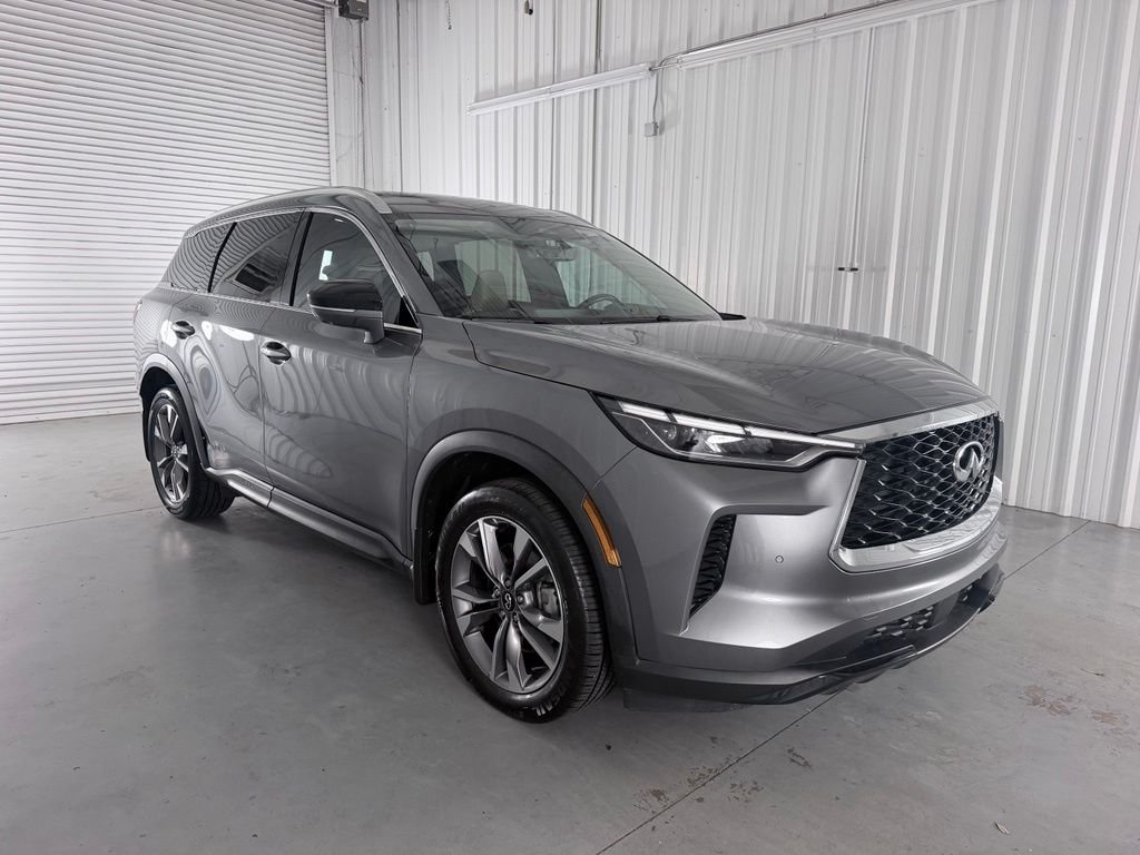 Used 2024 Gray INFINITI LUXE image 3