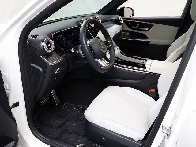 Certified Used 2026 Polar White Mercedes-Benz GLC 300 image 10