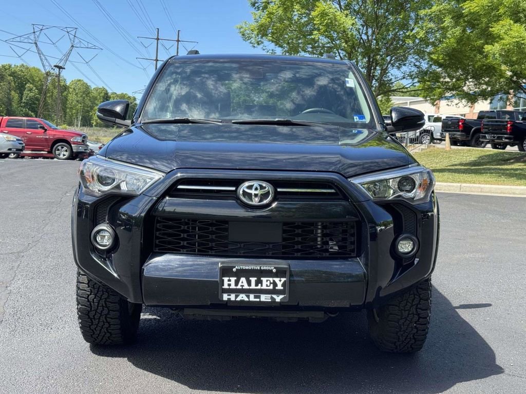 Used 2022 Midnight Black Metallic Toyota SR5 Premium image 26