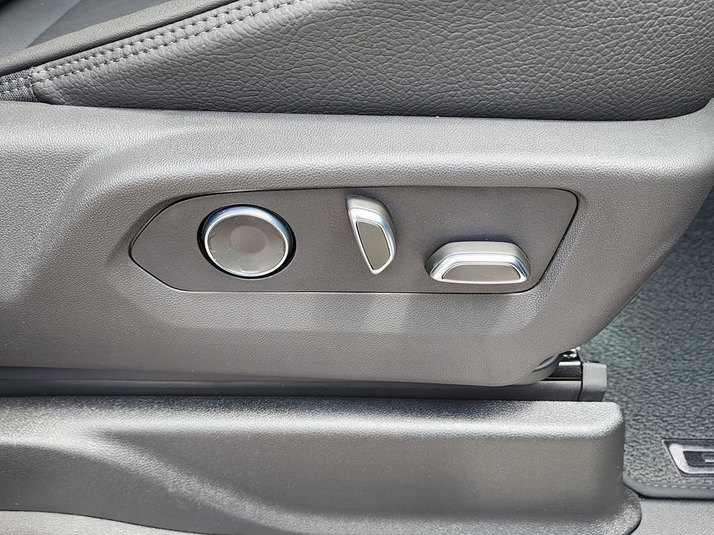 2026 GMC Yukon XL Denali - Photo 48