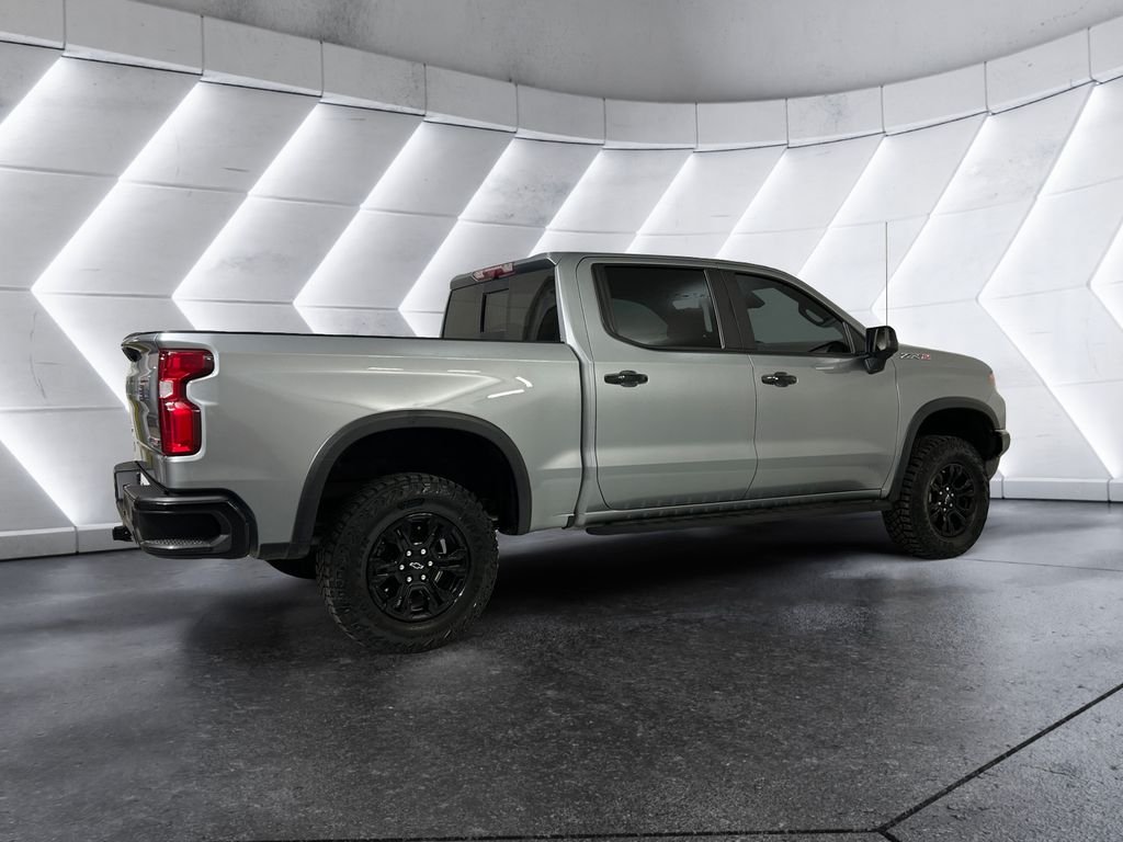 Used 2024 Gray Chevrolet ZR2 image 4